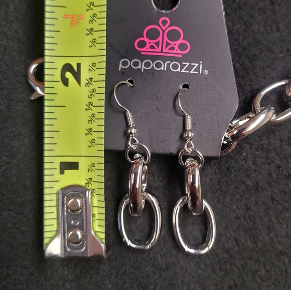 NEW Large Links Silver Tone Chain Necklace  And Earrings Paparazzi - Picture 4 of 7